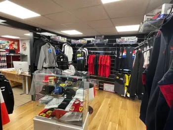 Autoloisirs - BOUTIQUE VETEMENTS AUTO ET F1